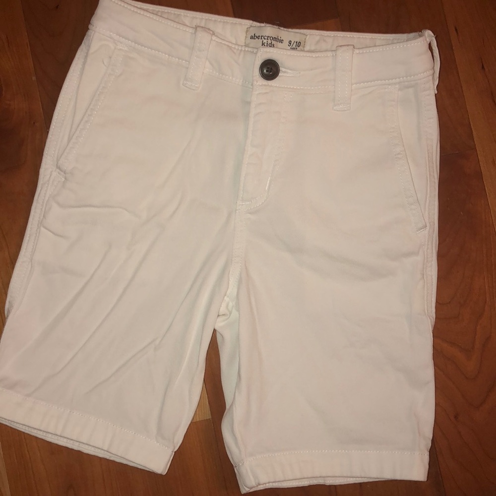 Worn Once! Abercrombie White Shorts. Boys 9/10